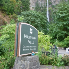 Multnomah Falls Sign